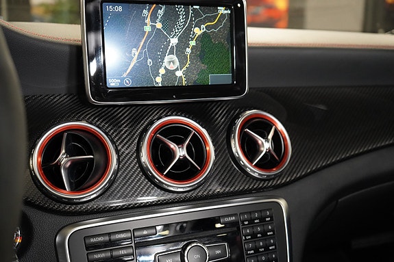 Mercedes-Benz GLA45 26 of 30