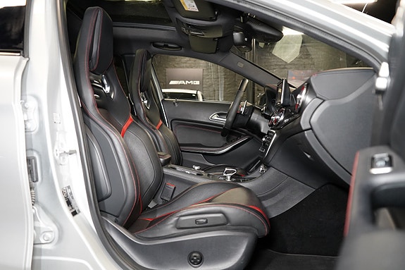 Mercedes-Benz GLA45 29 of 30