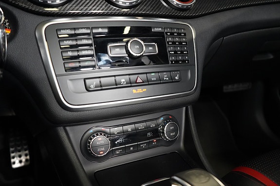 Mercedes-Benz GLA45 27 of 30