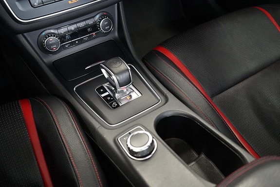Mercedes-Benz GLA45 28 of 30