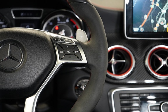 Mercedes-Benz GLA45 21 of 30