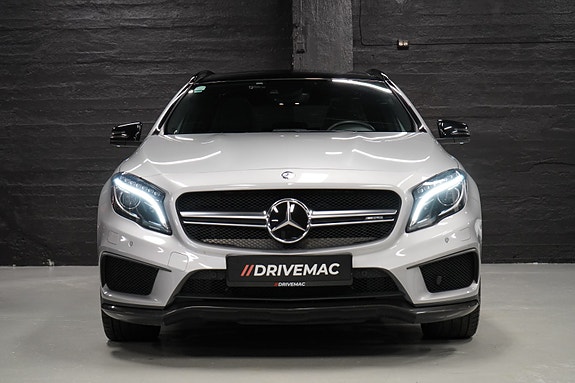 Mercedes-Benz GLA45 6 of 30