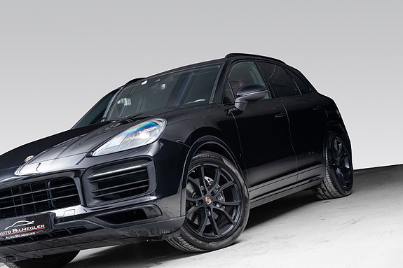 Porsche Cayenne 4 of 30
