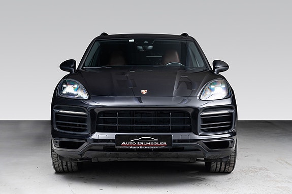 Porsche Cayenne 5 of 30