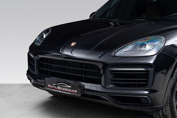 Porsche Cayenne 7 of 30