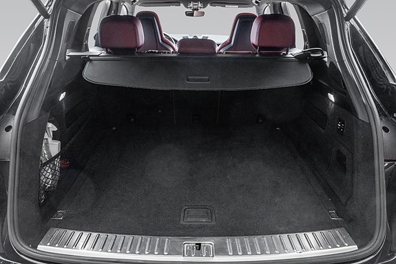 Porsche Cayenne 12 of 30