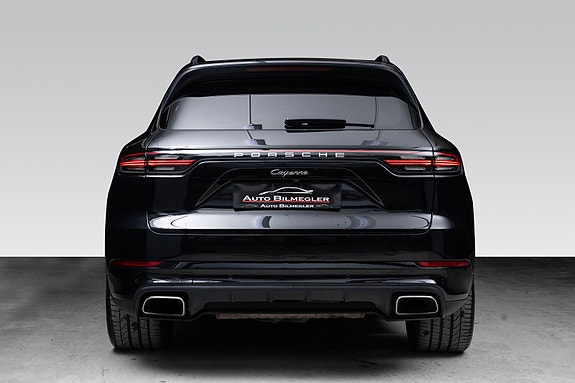 Porsche Cayenne 6 of 30