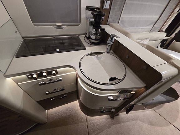 Hymer BML-I 790 Master Line, Hydr.støtteben 14 of 30