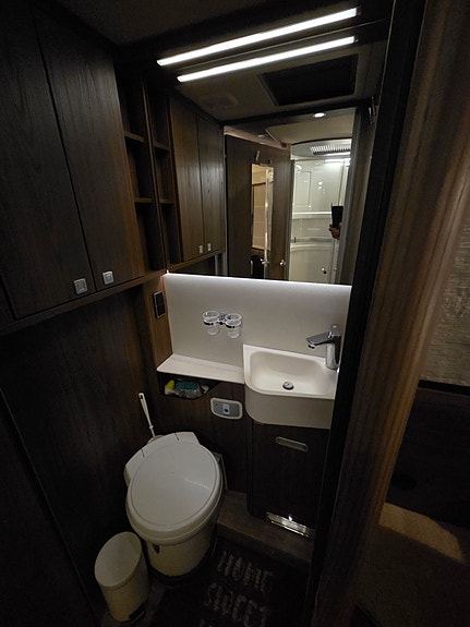Hymer BML-I 790 Master Line, Hydr.støtteben 24 of 30