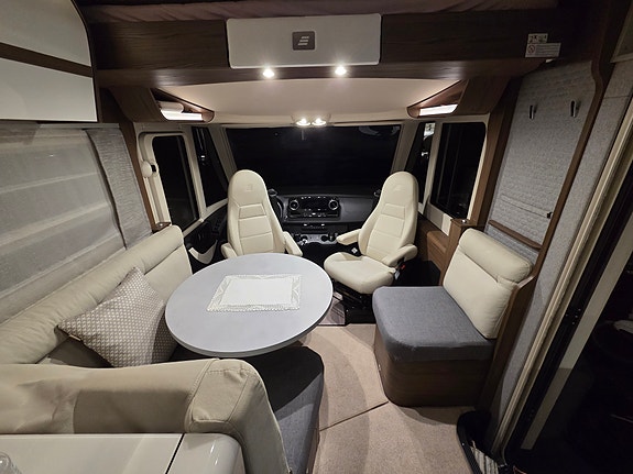 Hymer BML-I 790 Master Line, Hydr.støtteben 12 of 30