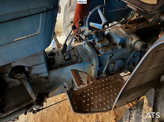 Ford 1971 2000 Traktor med snøfres og vedklyver 14 of 30