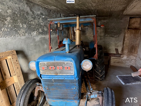 Ford 1971 2000 Traktor med snøfres og vedklyver 3 of 30