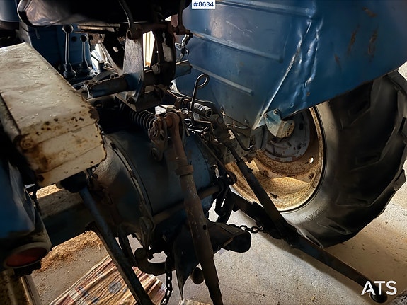 Ford 1971 2000 Traktor med snøfres og vedklyver 9 of 30