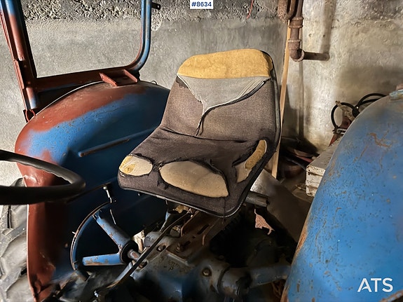 Ford 1971 2000 Traktor med snøfres og vedklyver 10 of 30