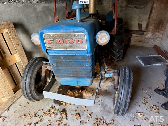 Ford 1971 2000 Traktor med snøfres og vedklyver 4 of 30