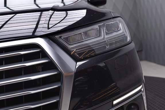 Audi Q7 5 of 26