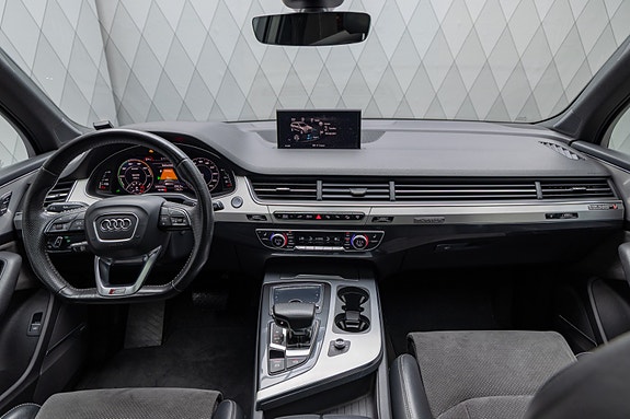 Audi Q7 14 of 26