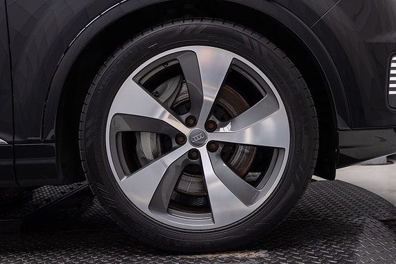 Audi Q7 11 of 26