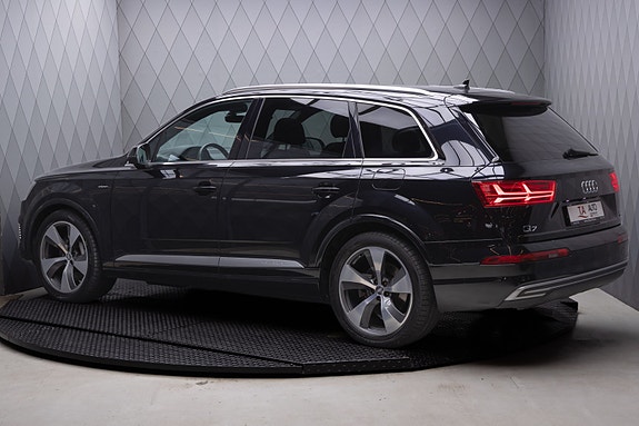 Audi Q7 7 of 26