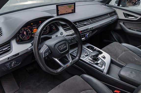 Audi Q7 15 of 26