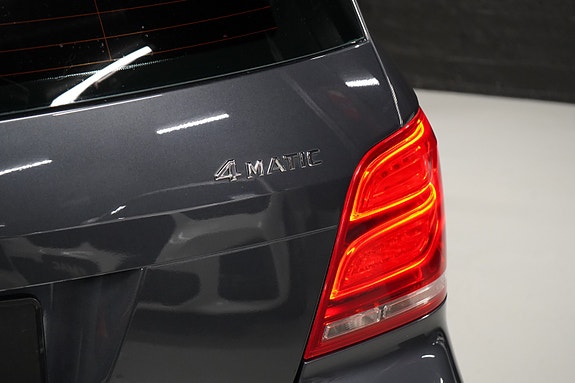 Mercedes-Benz GLK220 12 of 30