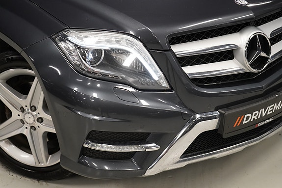Mercedes-Benz GLK220 3 of 30