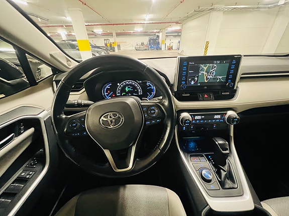 Toyota RAV4 26 of 30