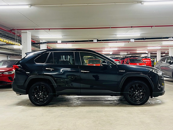 Toyota RAV4 10 of 30