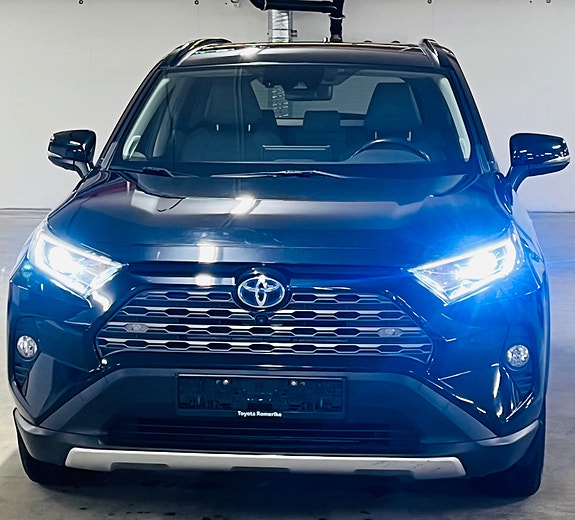 Toyota RAV4 6 of 30