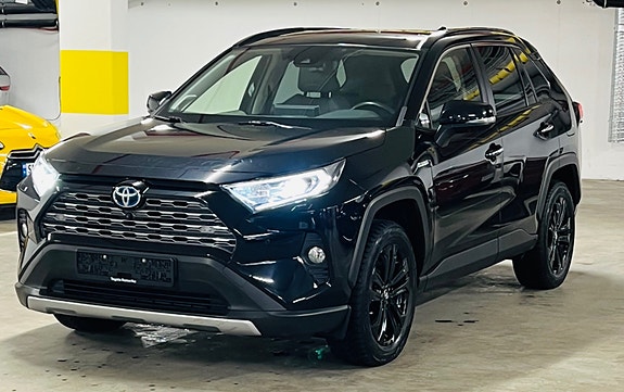 Toyota RAV4 2 of 30