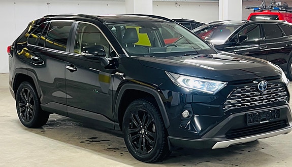 Toyota RAV4 8 of 30