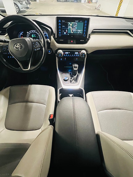Toyota RAV4 24 of 30