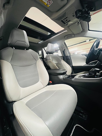Toyota RAV4 30 of 30