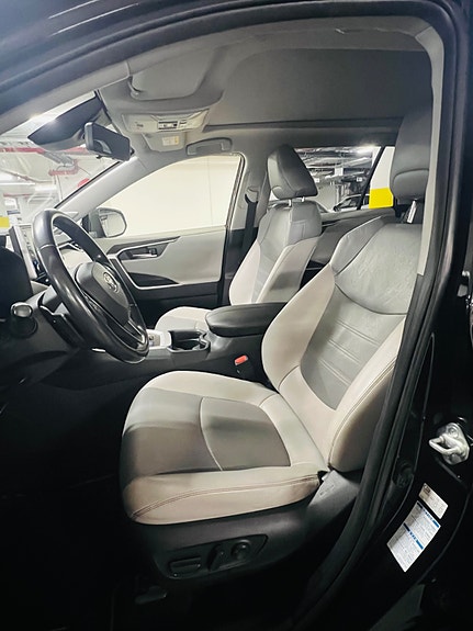 Toyota RAV4 21 of 30