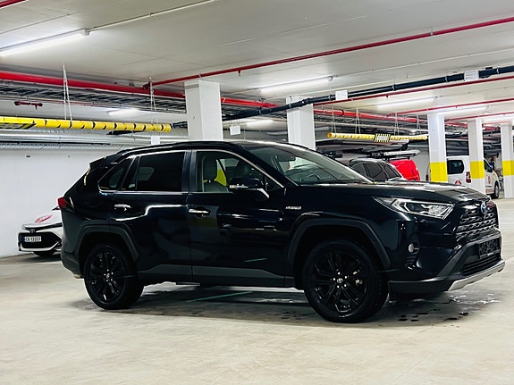 Toyota RAV4 9 of 30