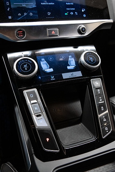 Jaguar I-PACE 25 of 30