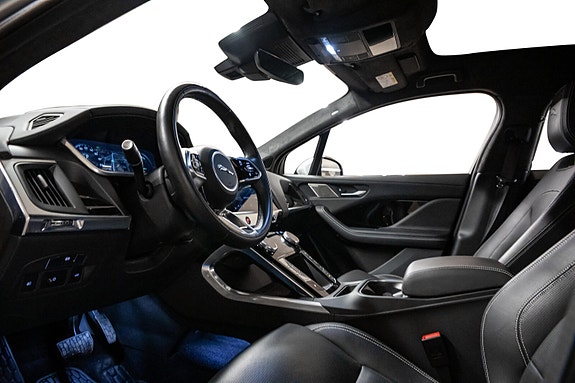 Jaguar I-PACE 16 of 30