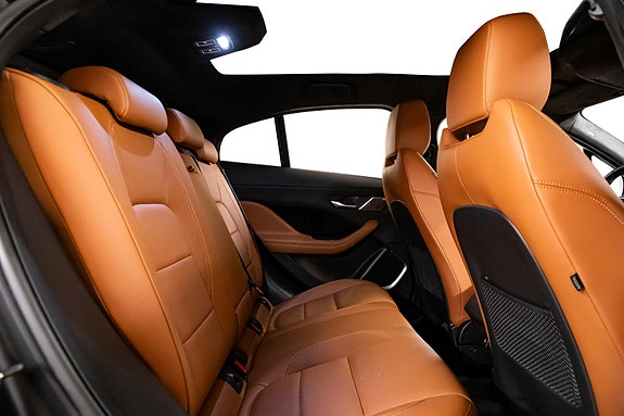 Jaguar I-PACE 26 of 30