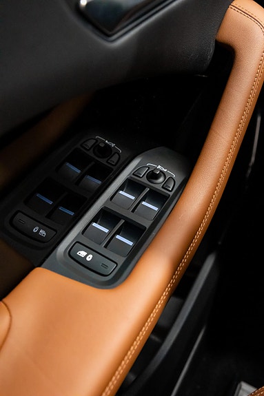 Jaguar I-PACE 25 of 30