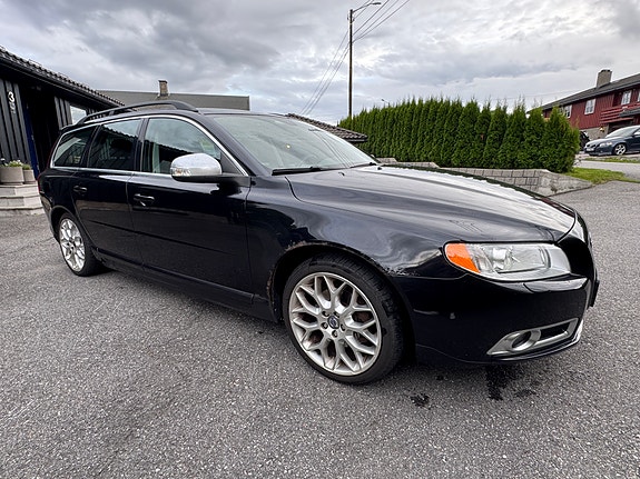 Volvo V70 3 of 15