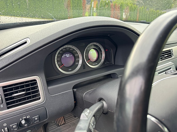 Volvo V70 10 of 15