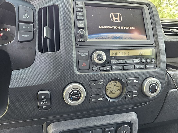 Honda Ridgeline 11 of 21