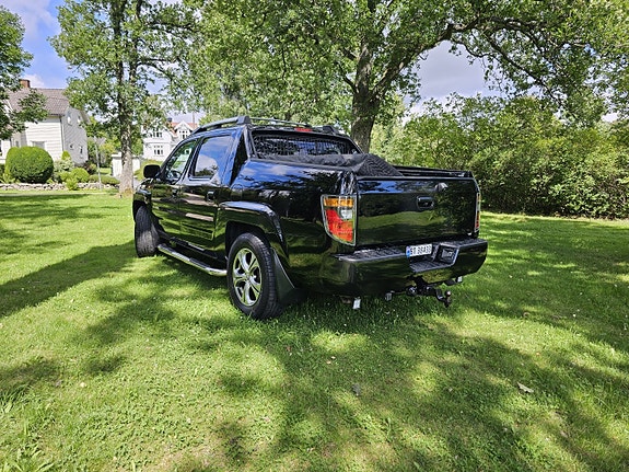 Honda Ridgeline 7 of 21