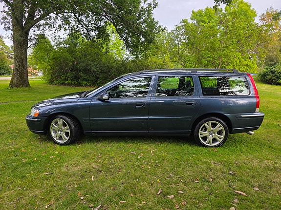 Volvo V70 9 of 17