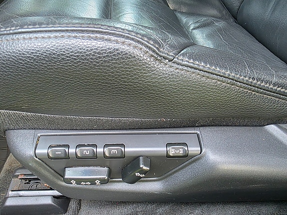 Volvo V70 10 of 17