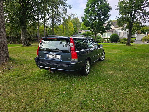 Volvo V70 5 of 17