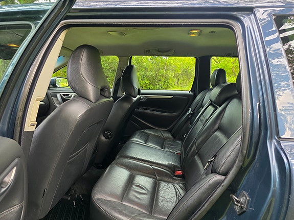 Volvo V70 12 of 17