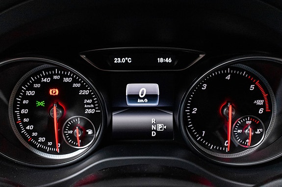 Mercedes-Benz GLA220 d 12 of 20