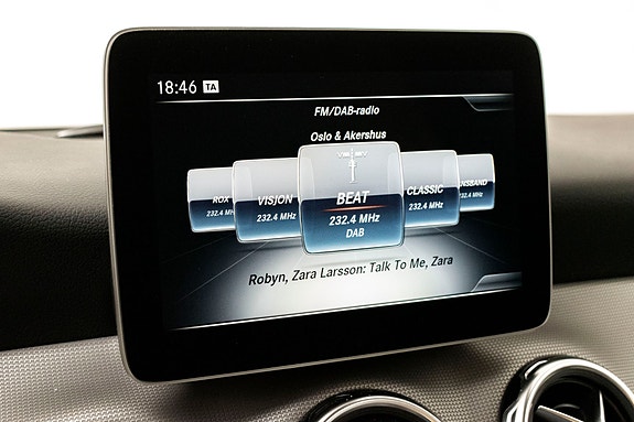 Mercedes-Benz GLA220 d 14 of 20