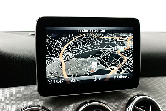 Mercedes-Benz GLA220 d 16 of 20